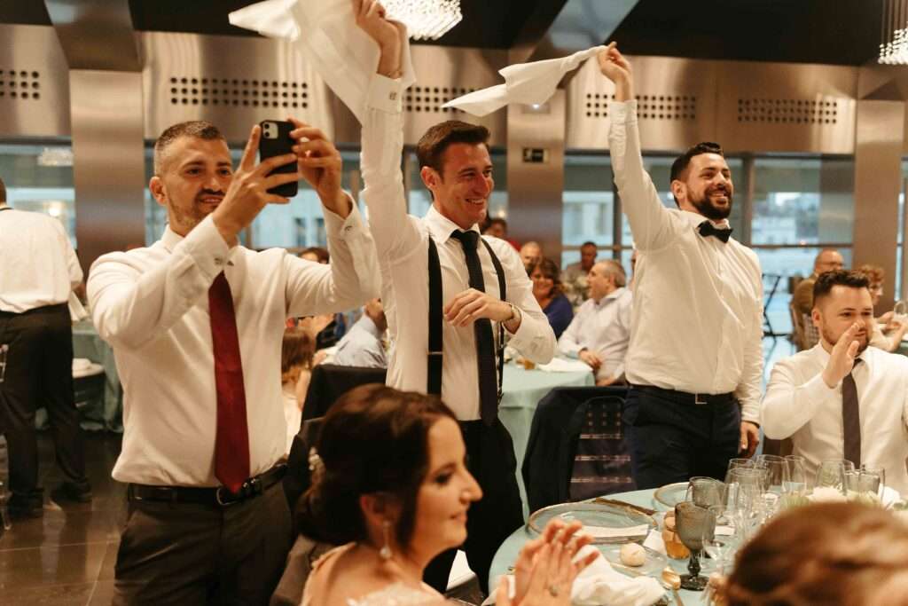 Invitados en una boda