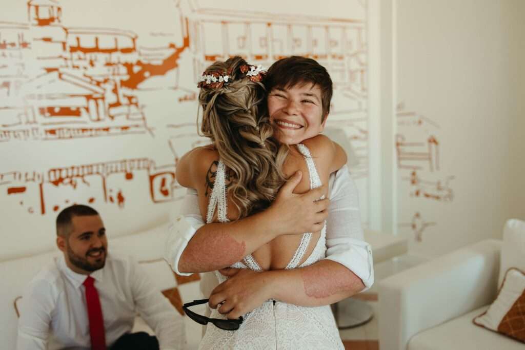 Foto de boda alegre