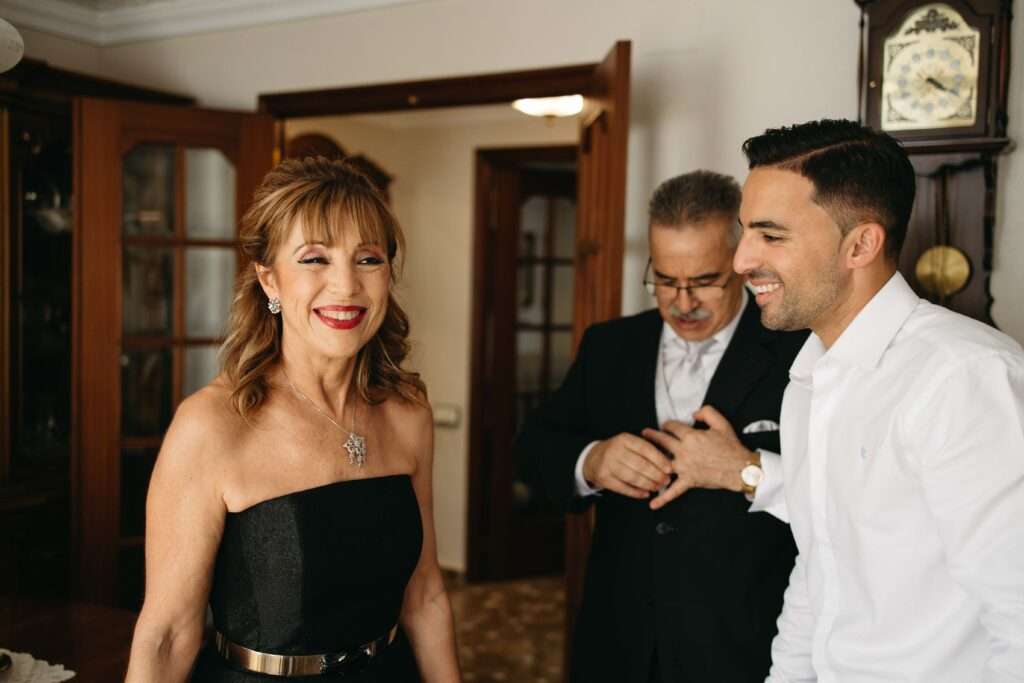 Foto de madre en preparativos boda
