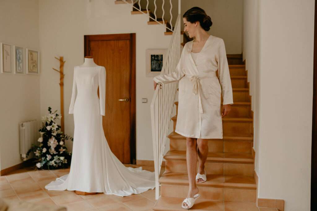Novia en bata nupcial