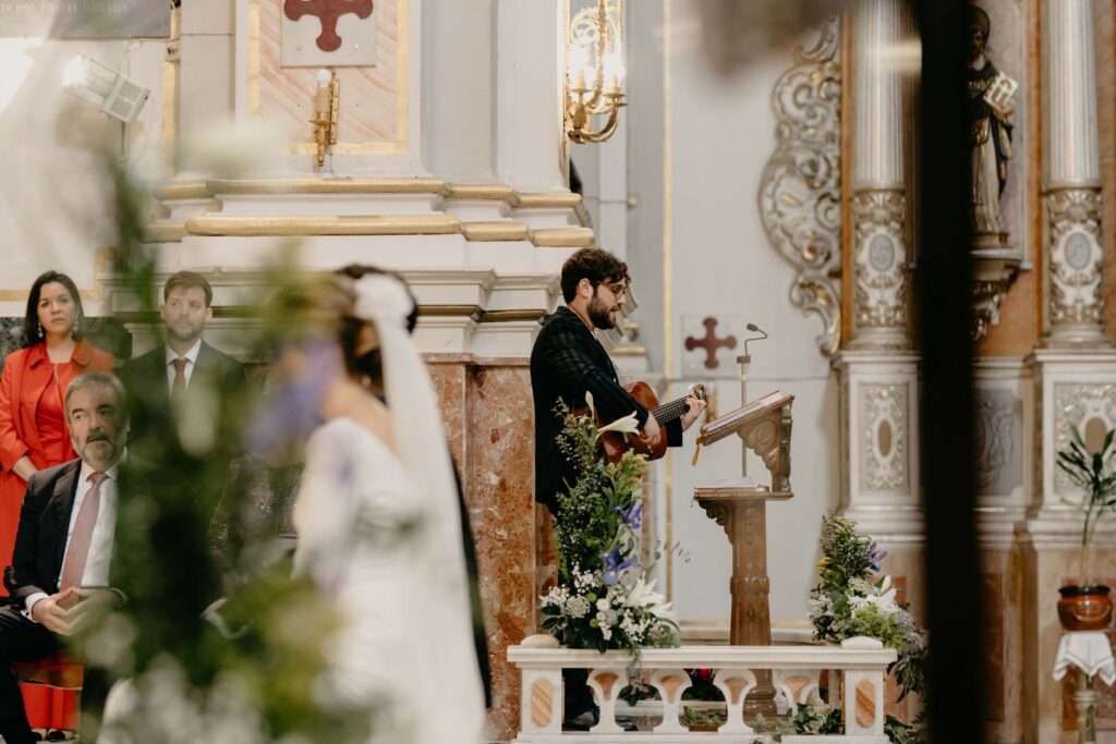 Cantante boda religiosa