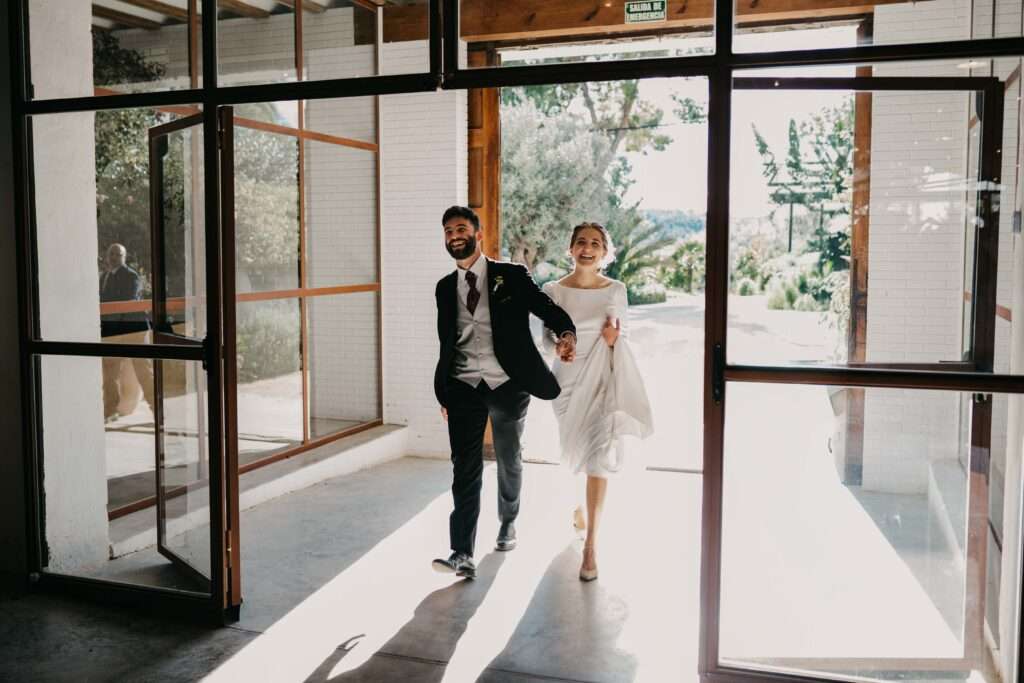 Novio y novia en banquete